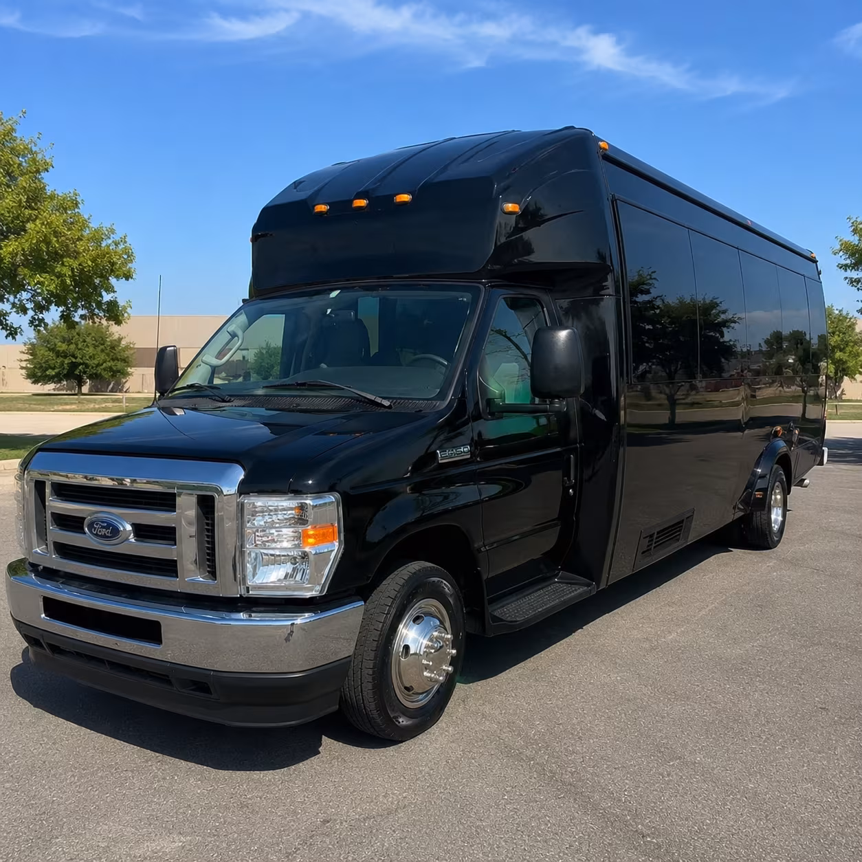 hit every photo stop in your savannah party bus before the dance